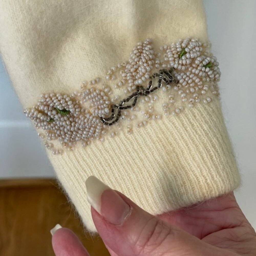 Vintage 1950's Angora Cashmere Hand Sewn Beaded Seed Pearl Cardigan Sweater XS - Picture 6 of 13